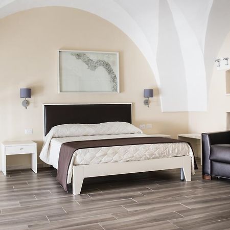 Faro Bianco Gallipoli - Suites & Apartments Bagian luar foto