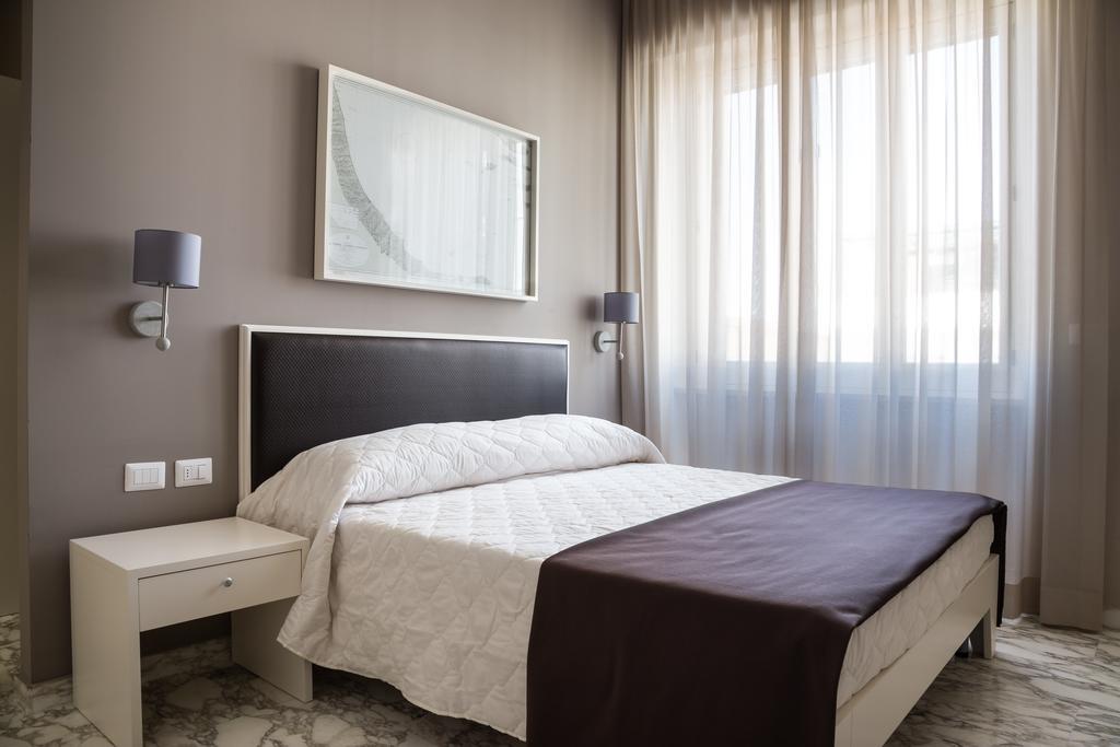 Faro Bianco Gallipoli - Suites & Apartments Bagian luar foto