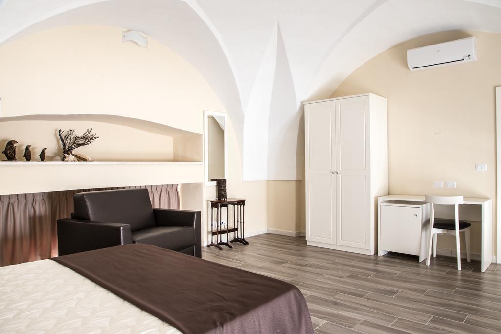 Faro Bianco Gallipoli - Suites & Apartments Bagian luar foto
