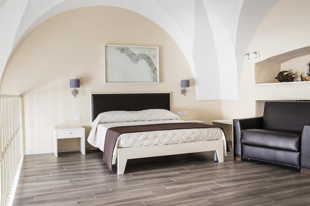Faro Bianco Gallipoli - Suites & Apartments Bagian luar foto