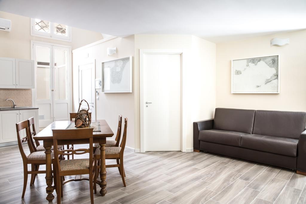 Faro Bianco Gallipoli - Suites & Apartments Bagian luar foto