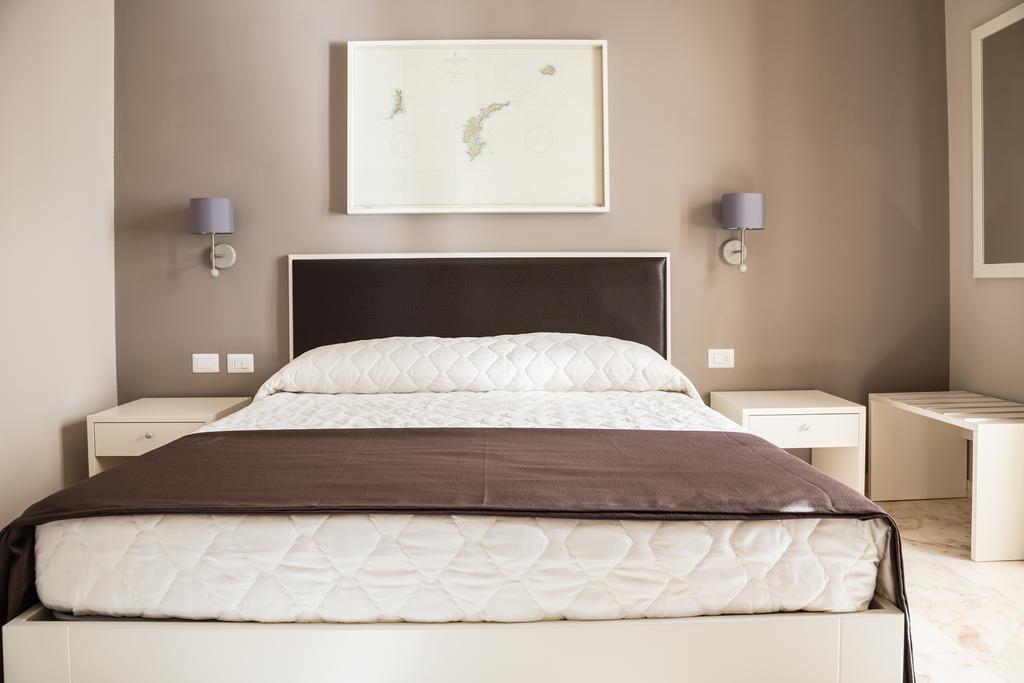 Faro Bianco Gallipoli - Suites & Apartments Bagian luar foto