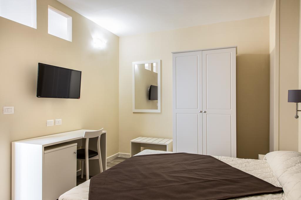 Faro Bianco Gallipoli - Suites & Apartments Bagian luar foto