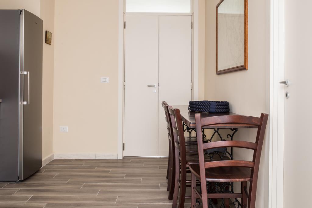Faro Bianco Gallipoli - Suites & Apartments Bagian luar foto