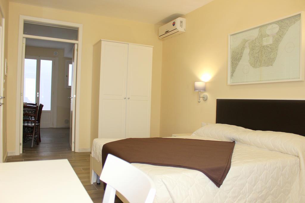 Faro Bianco Gallipoli - Suites & Apartments Bagian luar foto