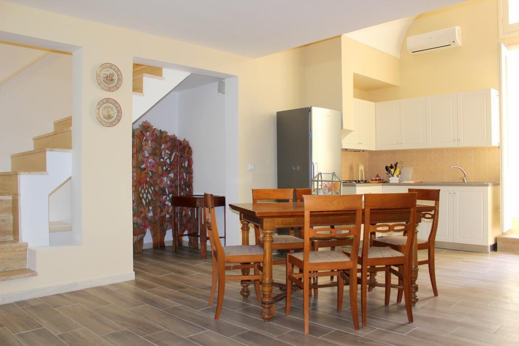 Faro Bianco Gallipoli - Suites & Apartments Bagian luar foto
