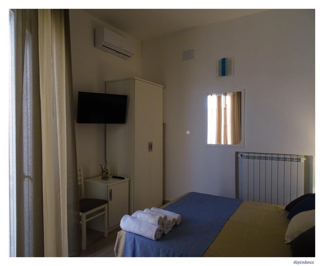 Faro Bianco Gallipoli - Suites & Apartments Bagian luar foto