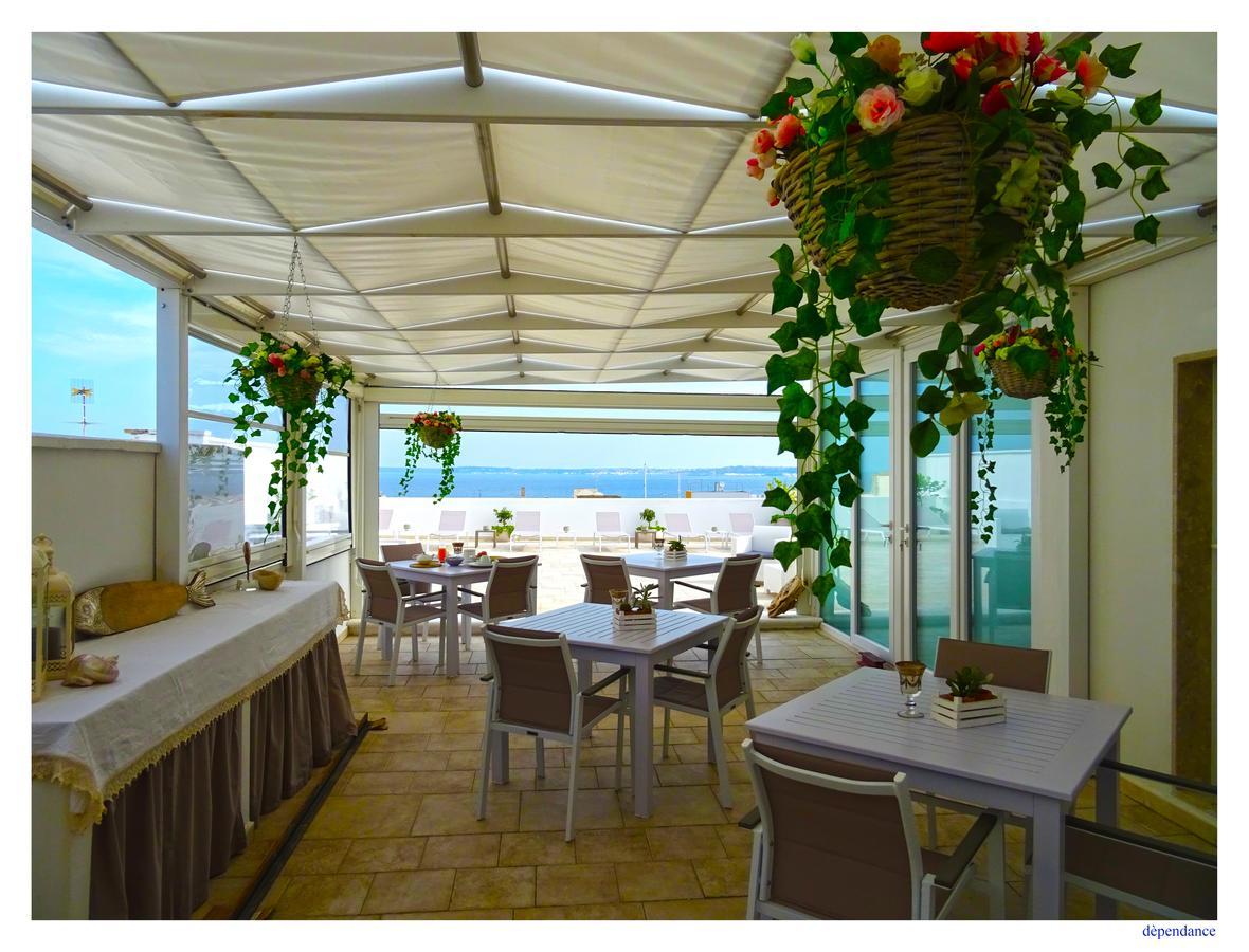 Faro Bianco Gallipoli - Suites & Apartments Bagian luar foto