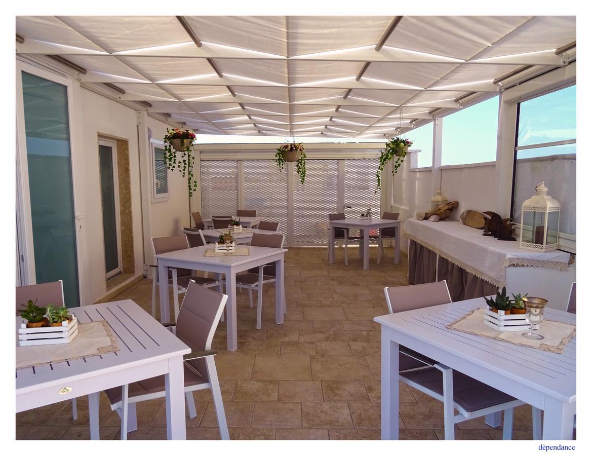 Faro Bianco Gallipoli - Suites & Apartments Bagian luar foto