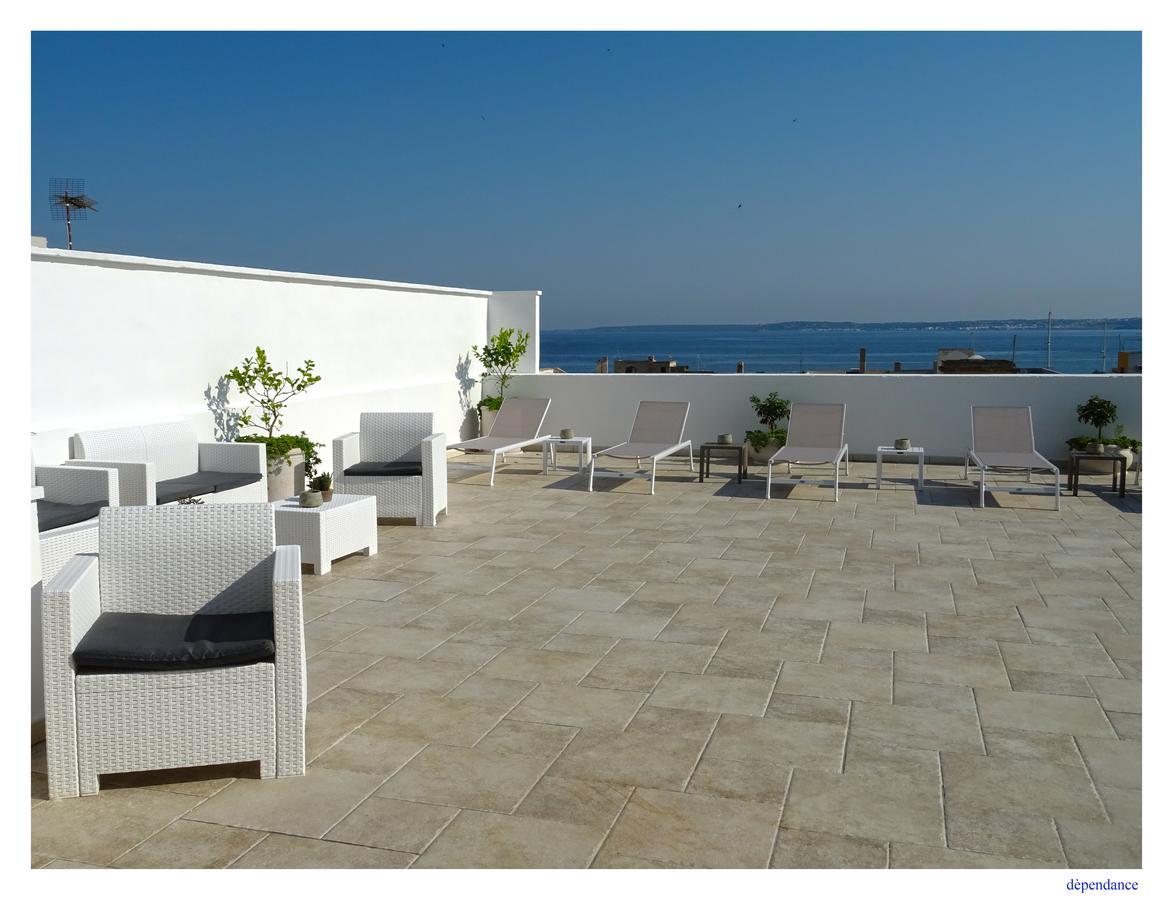 Faro Bianco Gallipoli - Suites & Apartments Bagian luar foto